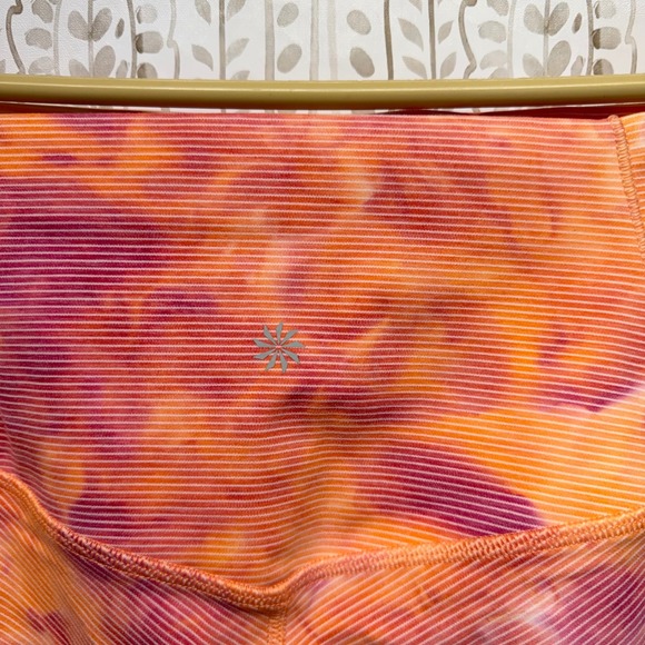 Athleta Salutation Stash Pocket II Capri Women M Orange Tie Dye Yoga Leggings - Picture 4 of 8
